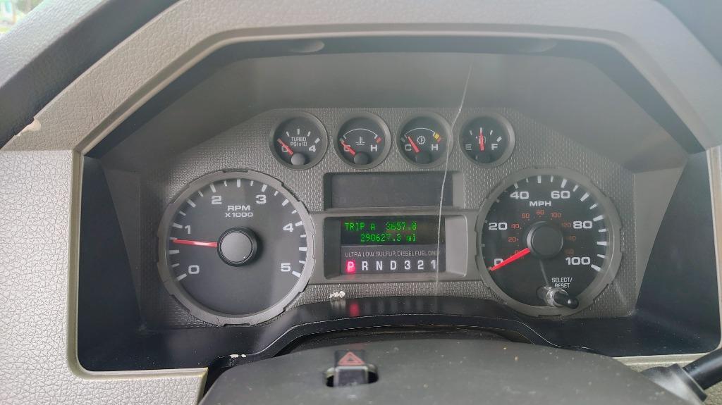 2008 Ford F-550 - Photo 11