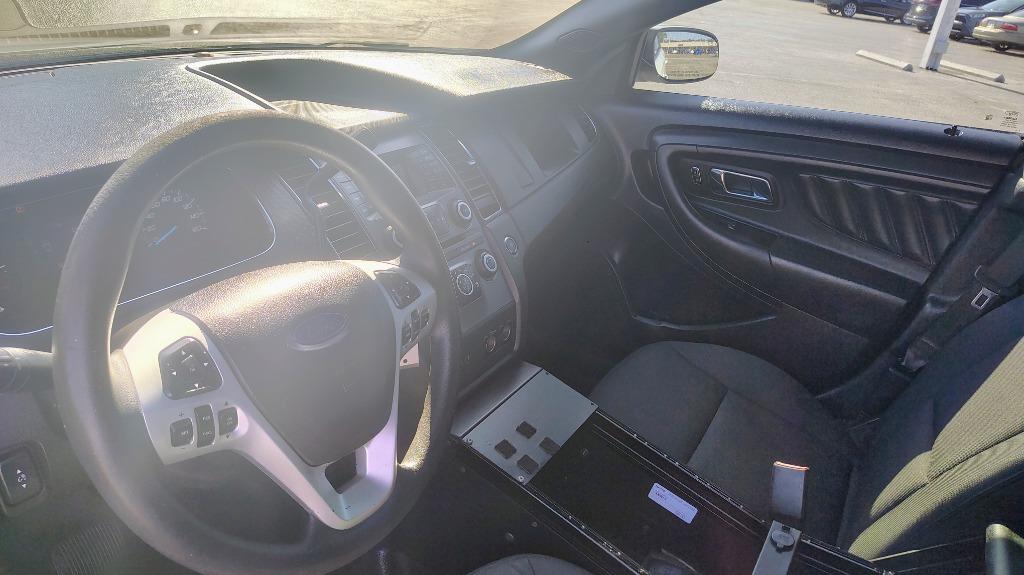 2015 Ford Taurus - Photo 9