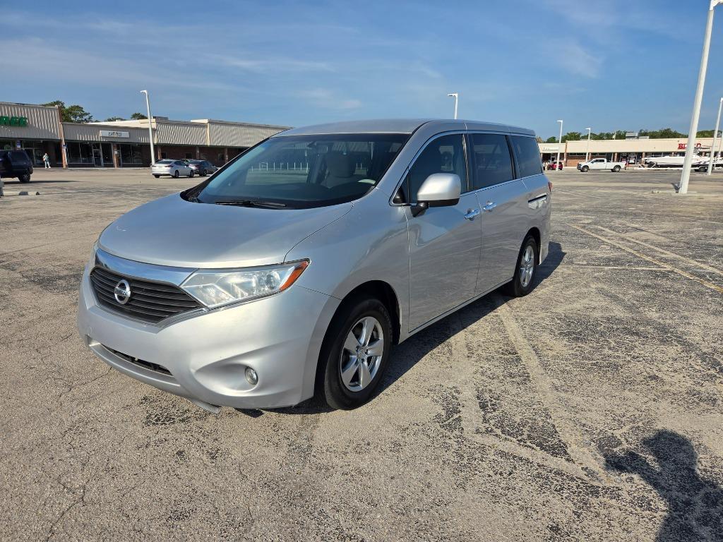 2015 Nissan Quest SV's photo